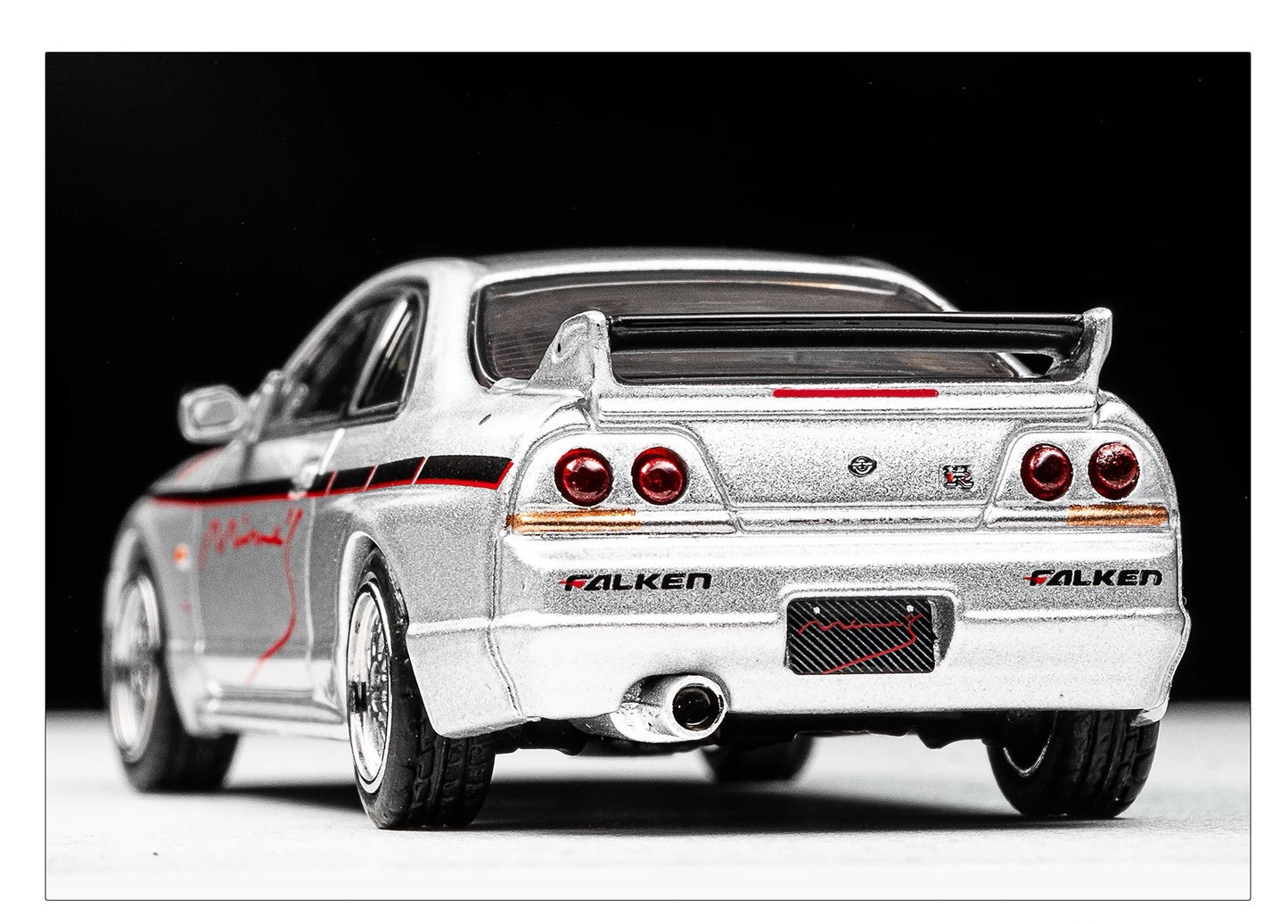 Modelo de fundición a presión INNO 1/64 NISSAN SKYLINE GT-R (R33) MINE'S Sliver