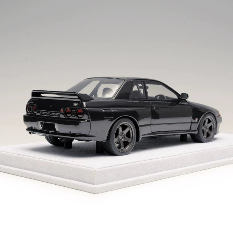 MOTORHELIX 1/18 Nissan GT-R R32 Versión personalizada Modelo de coche