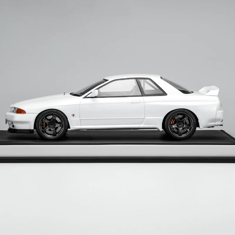 MOTORHELIX 1/18 Nissan GT-R R32 Versión personalizada Modelo de coche