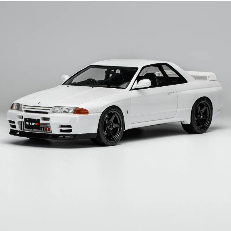 MOTORHELIX 1/18 Nissan GT-R R32 Versión personalizada Modelo de coche