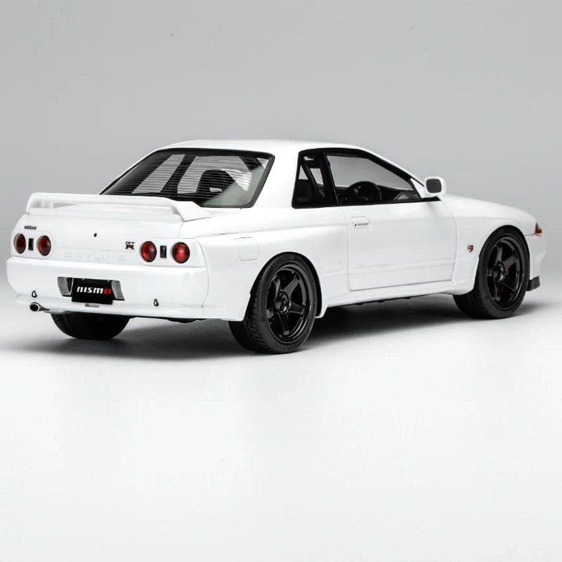 MOTORHELIX 1/18 Nissan GT-R R32 Versión personalizada Modelo de coche