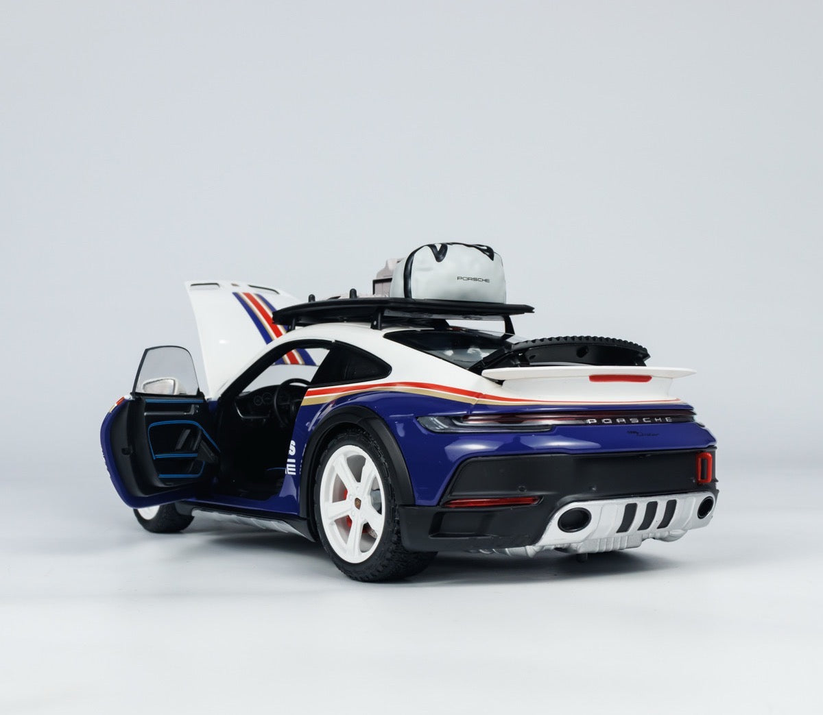 MINICHAMPS 1/18 Porsche 911 Dakar modèle de voiture