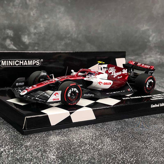 MINICHAMPS 1/43 Alfa Romeo F1 Racing Orlen C42 Bahrain Model Car