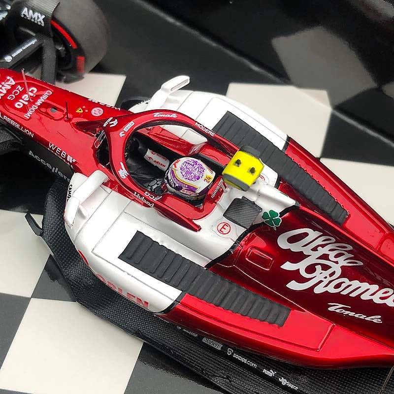 MINICHAMPS 1/43 Alfa Romeo F1 Racing Orlen C42 Bahrein Modelo Coche