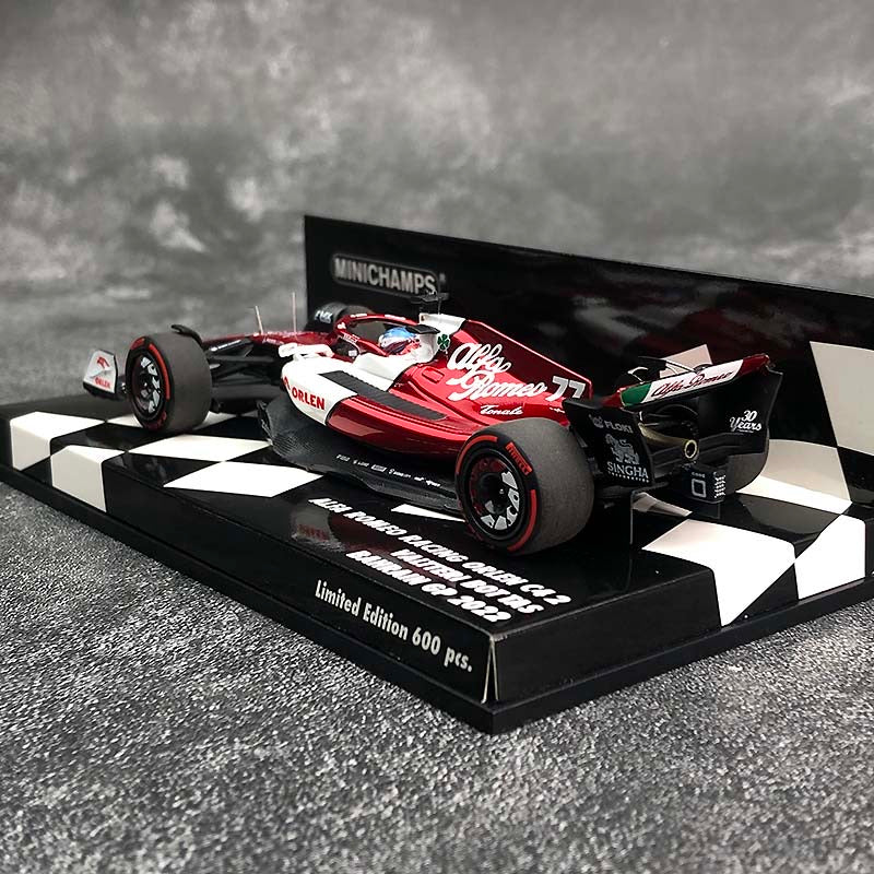 MINICHAMPS 1/43 Alfa Romeo F1 Racing Orlen C42 Bahrein Modelo Coche