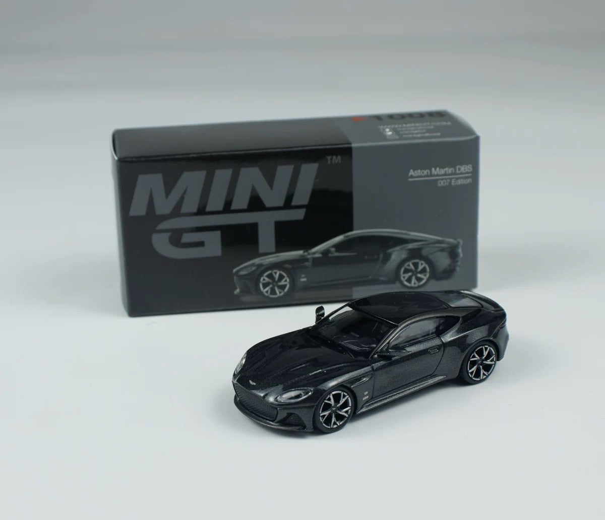 MINIGT 1/64 Aston Martin DBS modelo de coche fundido a presión