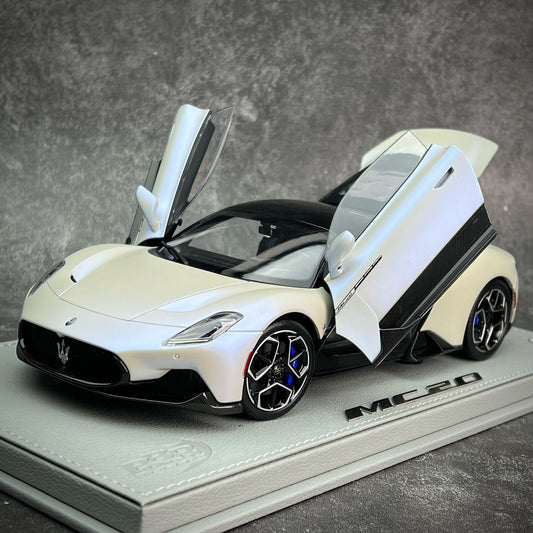 Modèle réduit de voiture Maserati MC20 BBR 1/18