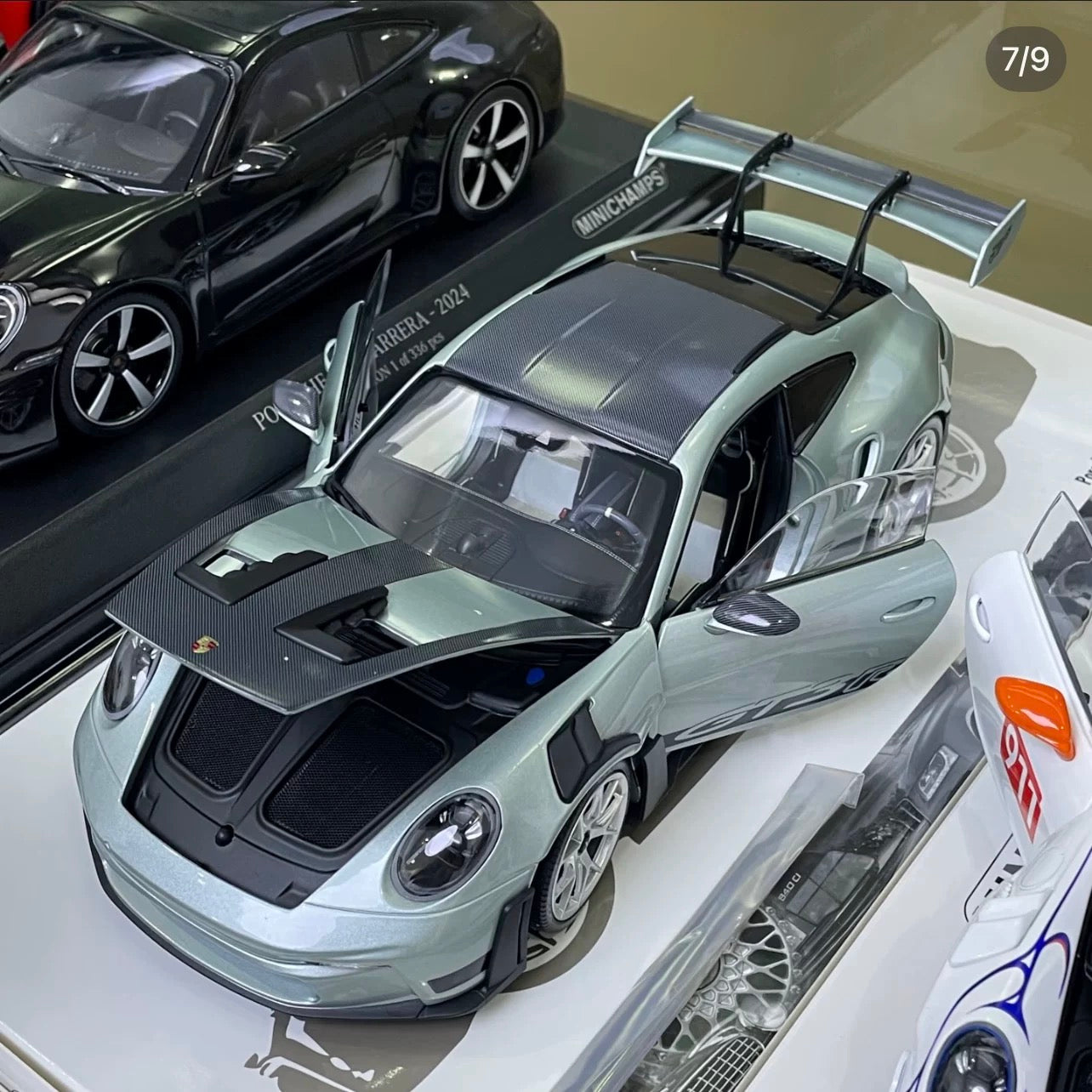 MINICHAMPS 1/18 Porsche 911 GT3 RS Modèle réduit de voiture