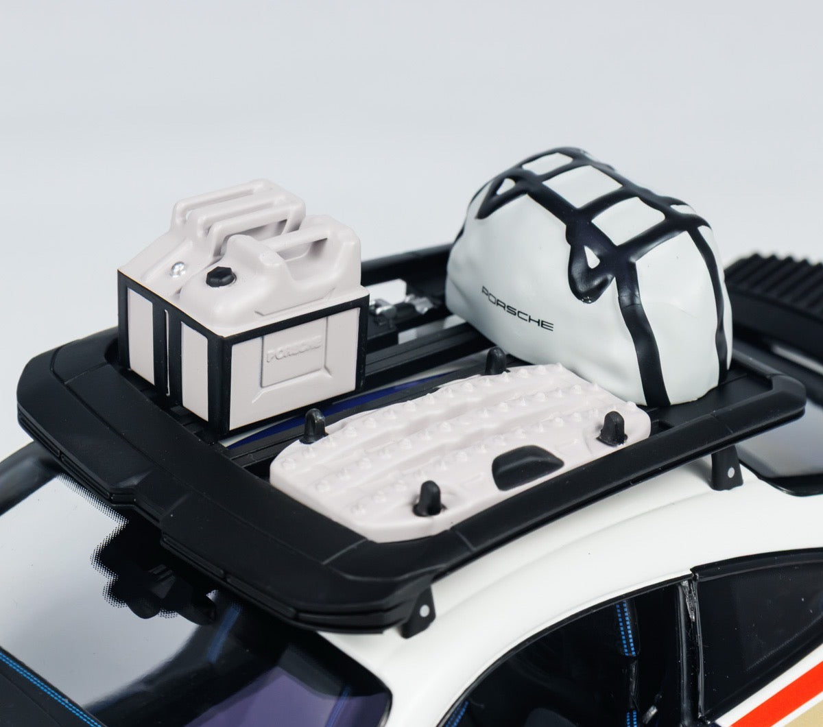 MINICHAMPS 1/18 Porsche 911 Dakar modèle de voiture