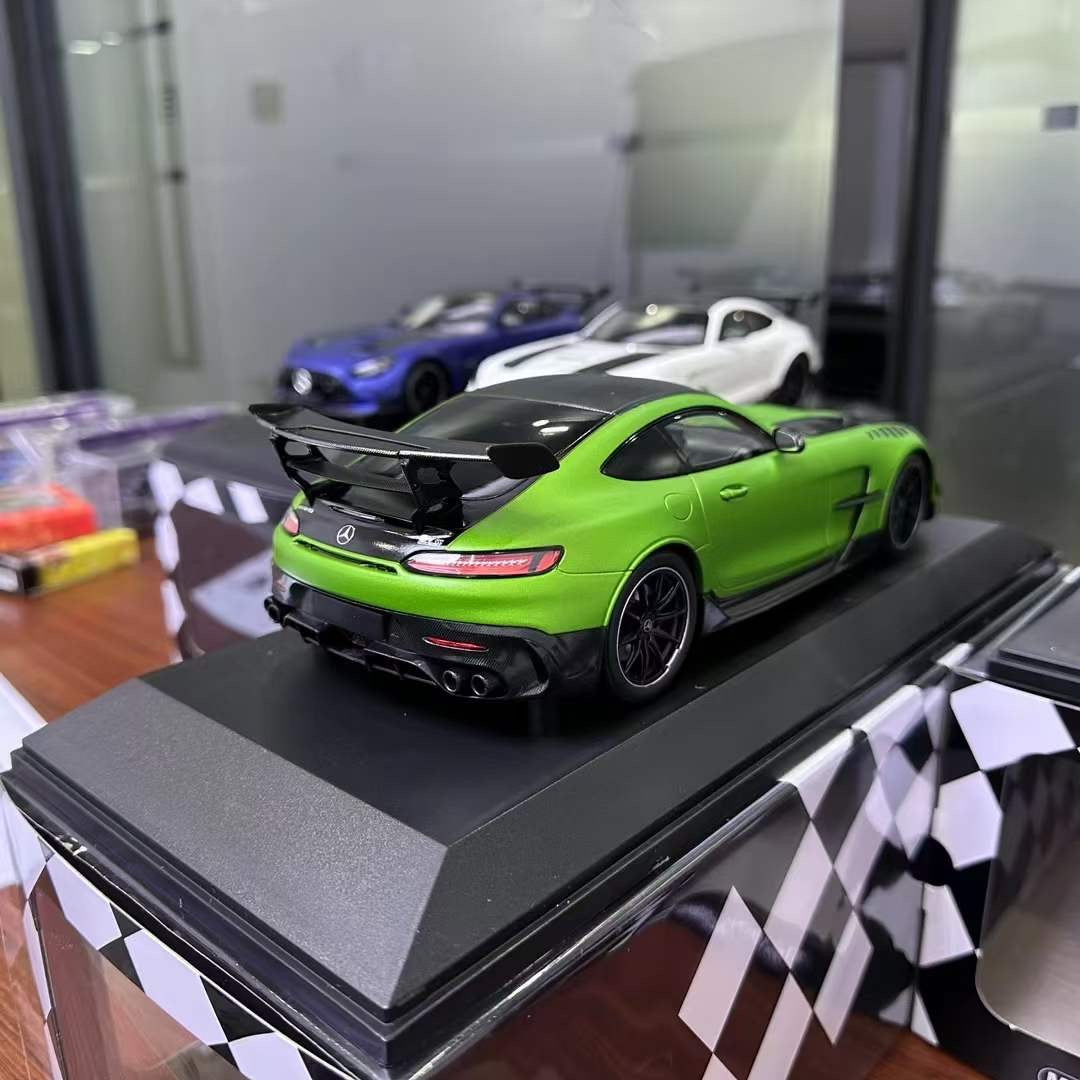 MINICHAMPS 1/18 AMG GTR F1 Safety Car Modelo de coche