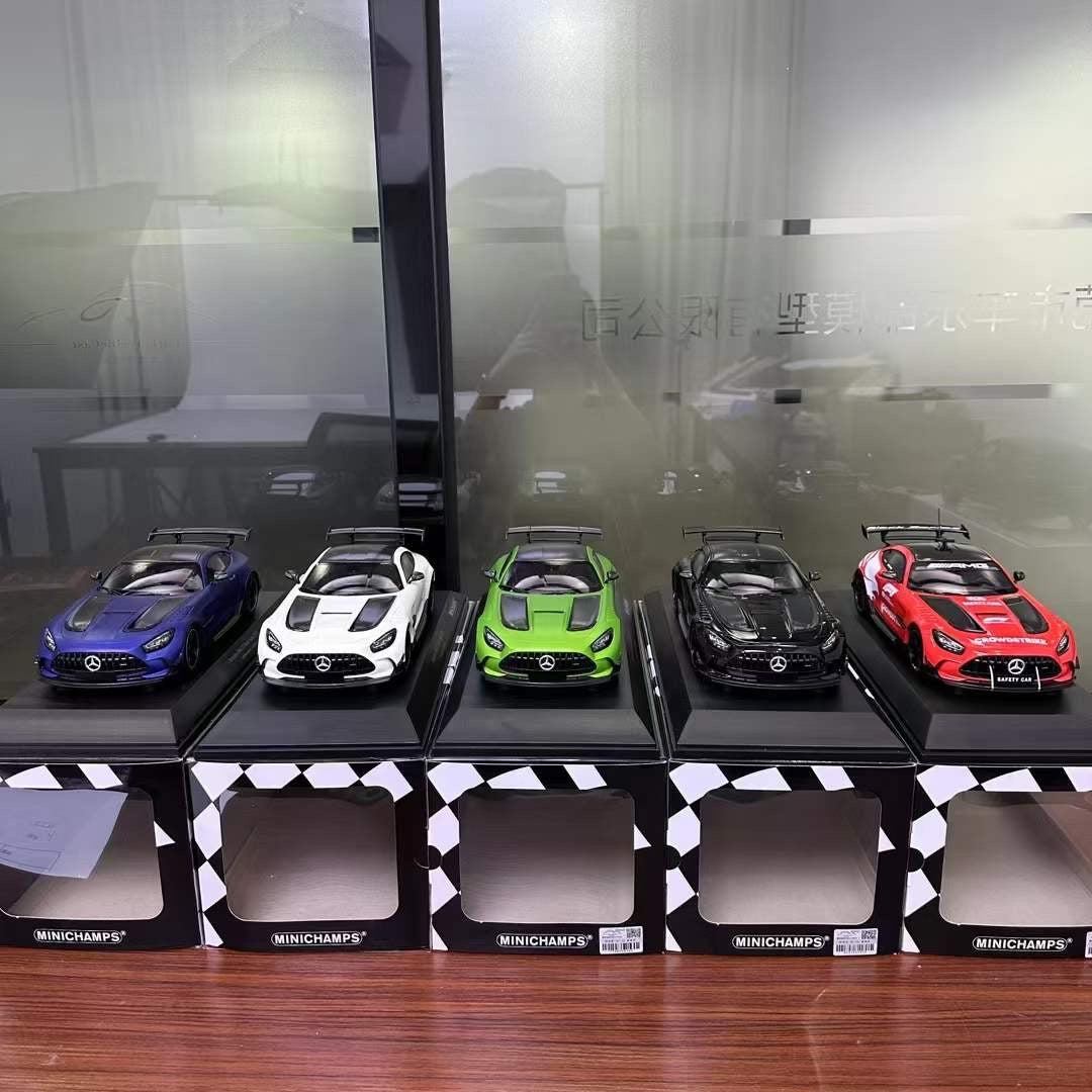 MINICHAMPS 1/18 AMG GTR F1 Safety Car Modelo de coche