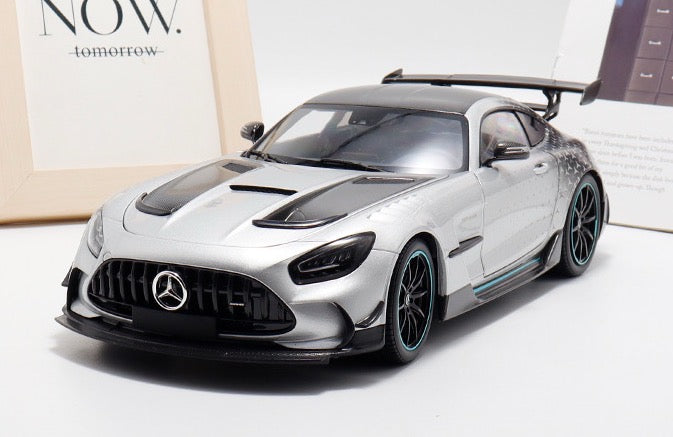MINICHAMPS 1/18 AMG GT Black Series Modelo de coche