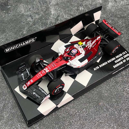 MINICHAMPS 1/43 Alfa Romeo F1 Racing Orlen C42 Bahrein Modelo Coche