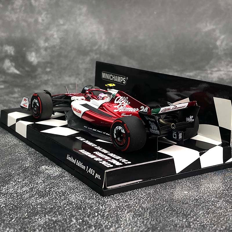 MINICHAMPS 1/43 Alfa Romeo F1 Racing Orlen C42 Bahrein Modelo Coche