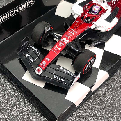 MINICHAMPS 1/43 Alfa Romeo F1 Racing Orlen C42 Bahrein Modelo Coche