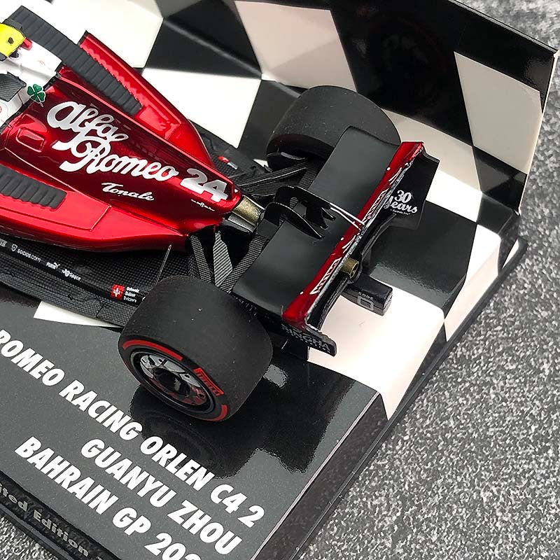 MINICHAMPS 1/43 Alfa Romeo F1 Racing Orlen C42 Bahrein Modelo Coche