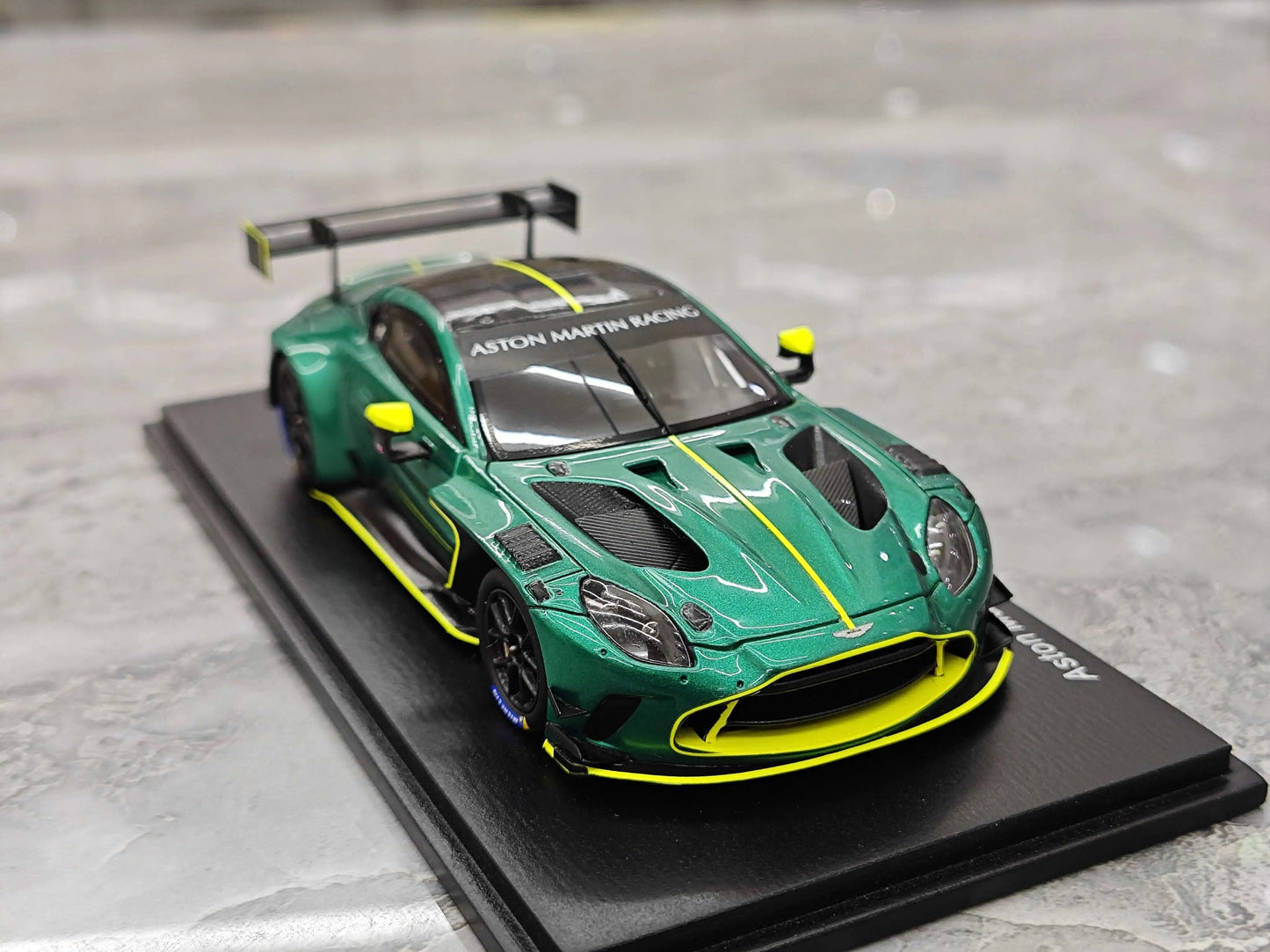 Sparkmodel 1/43 Aston Martin Vantage AMR GT3 Modelo de coche