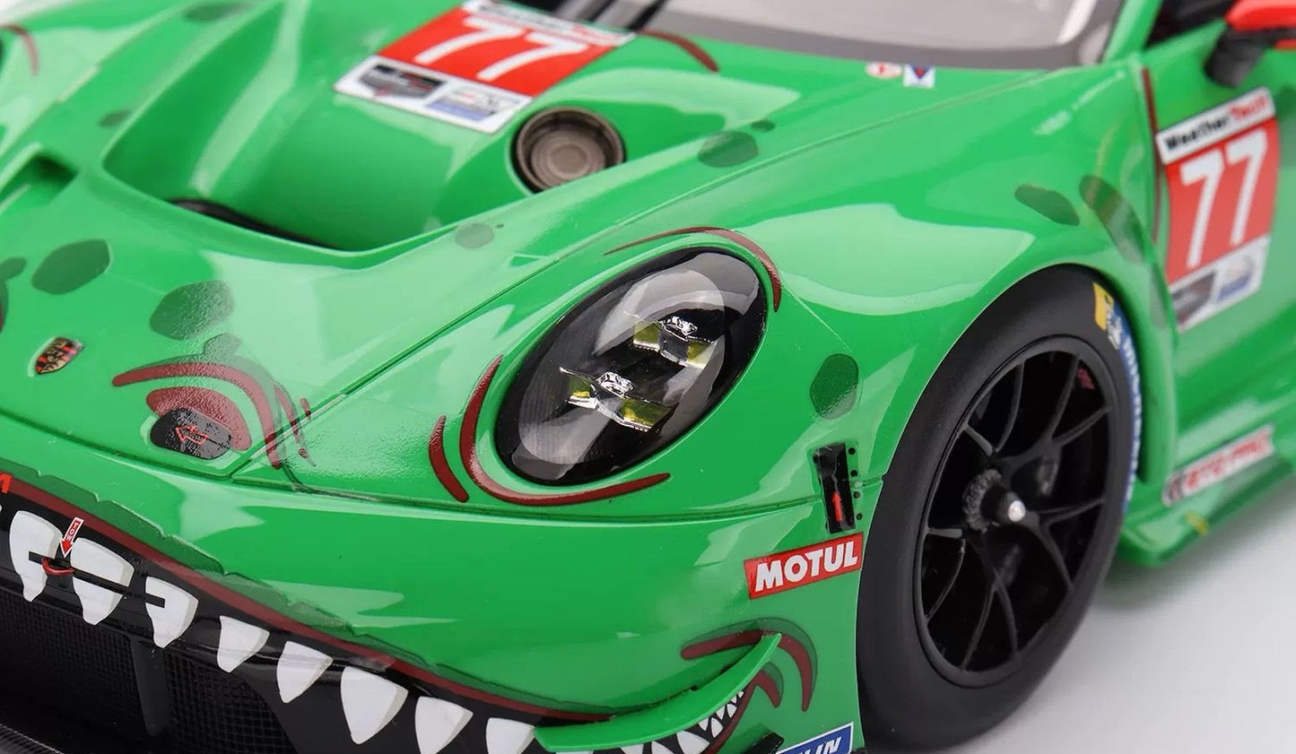 TOPSPEED 1/18 Porsche 911 GT3 R (992) #77 Modèle réduit de voiture en résine